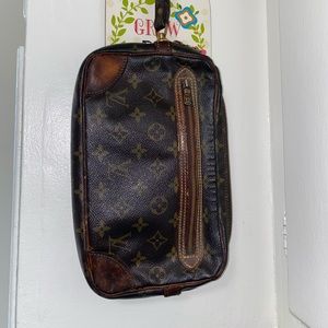 LOUIS VUITTON WRISTLET